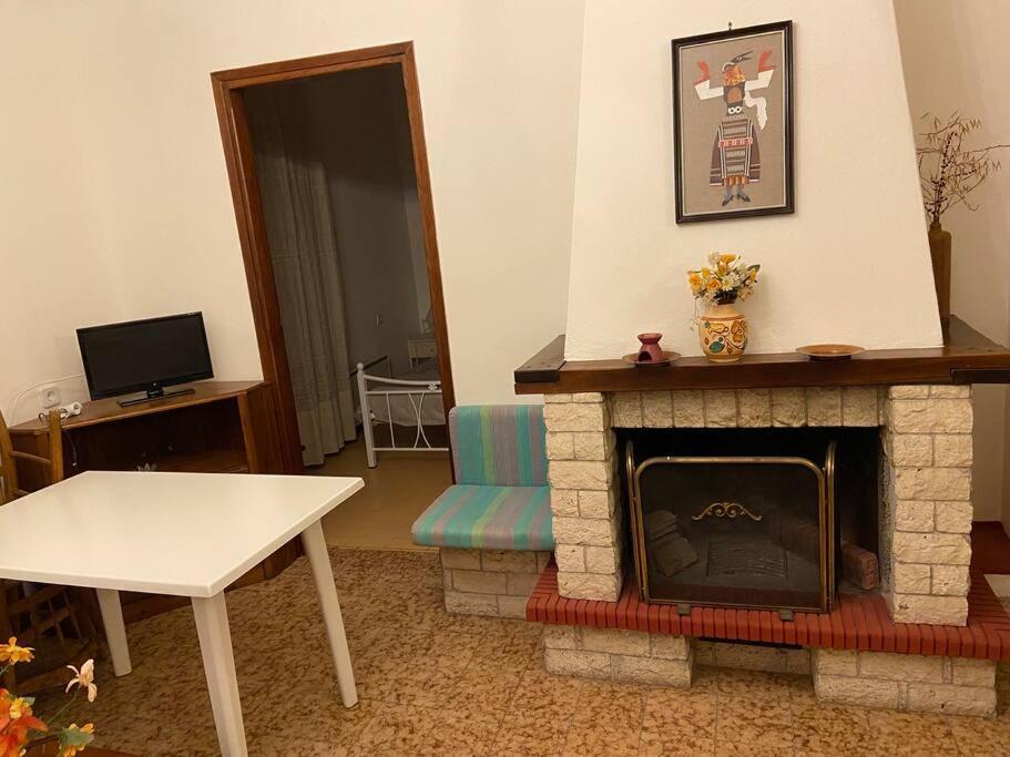 Schöne Ferienwohnung im Zentrum von Pefkochori Exterior foto